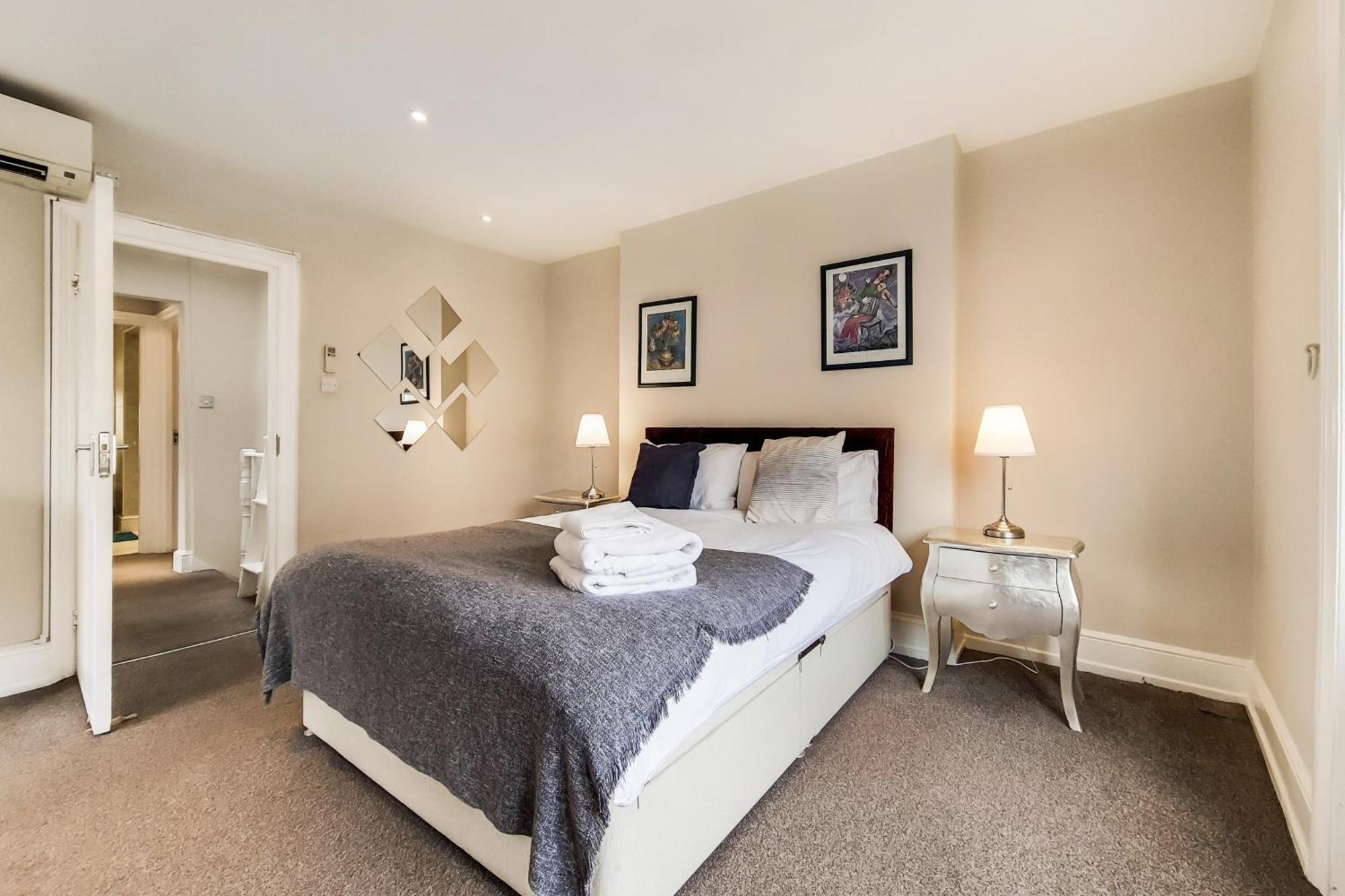 Modern And Spacious In South Kensington *
